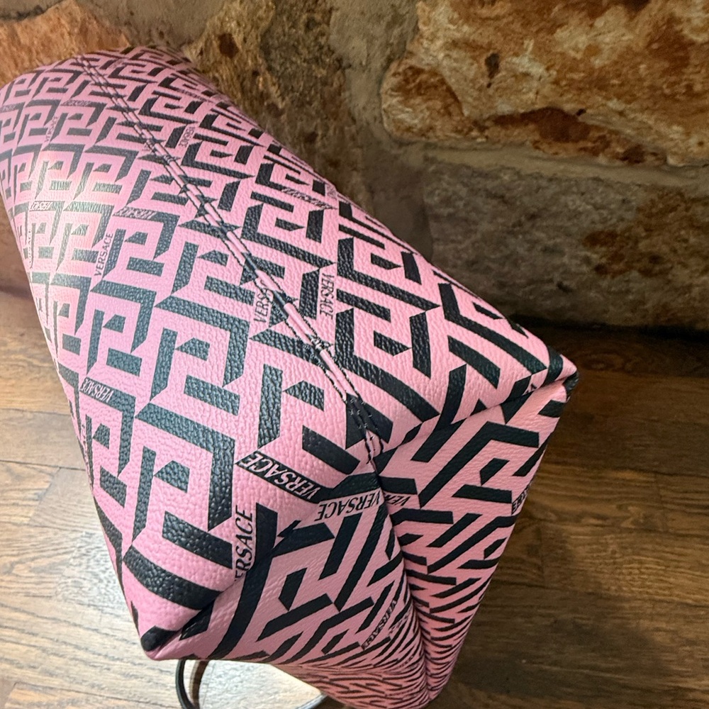 NEW Versace Geometric Pink and Black Tote with dust bag NWT AUTHENTIC - Picture 9 of 17